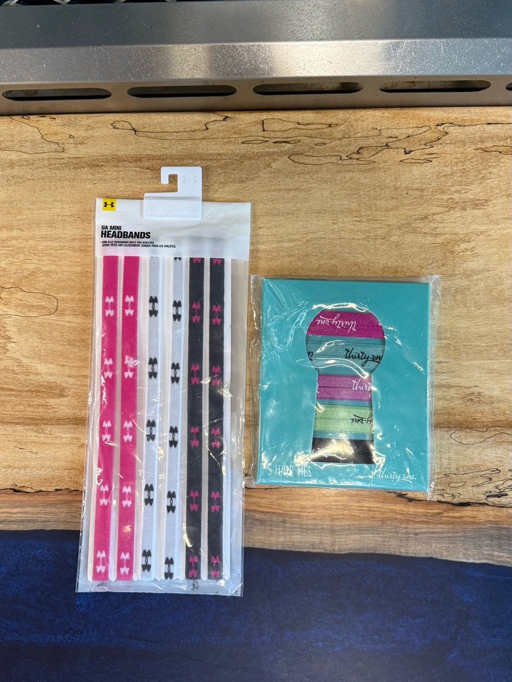 Under Armour Mini Headbands - Pink, White, Black and 5 thirty-one hair ties